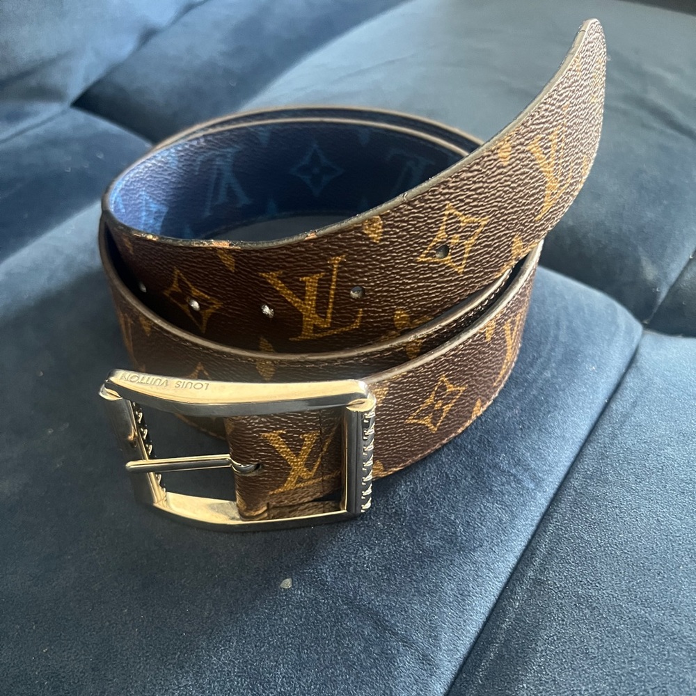 Authentic Louis Vuitton belt reversible